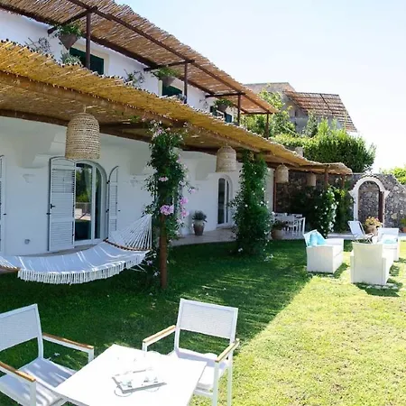 Villa Sleeps 4 Pool Air Con Wifi *