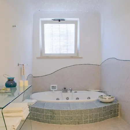 Sleeps 4 Pool Air Con Wifi Băile Herculane